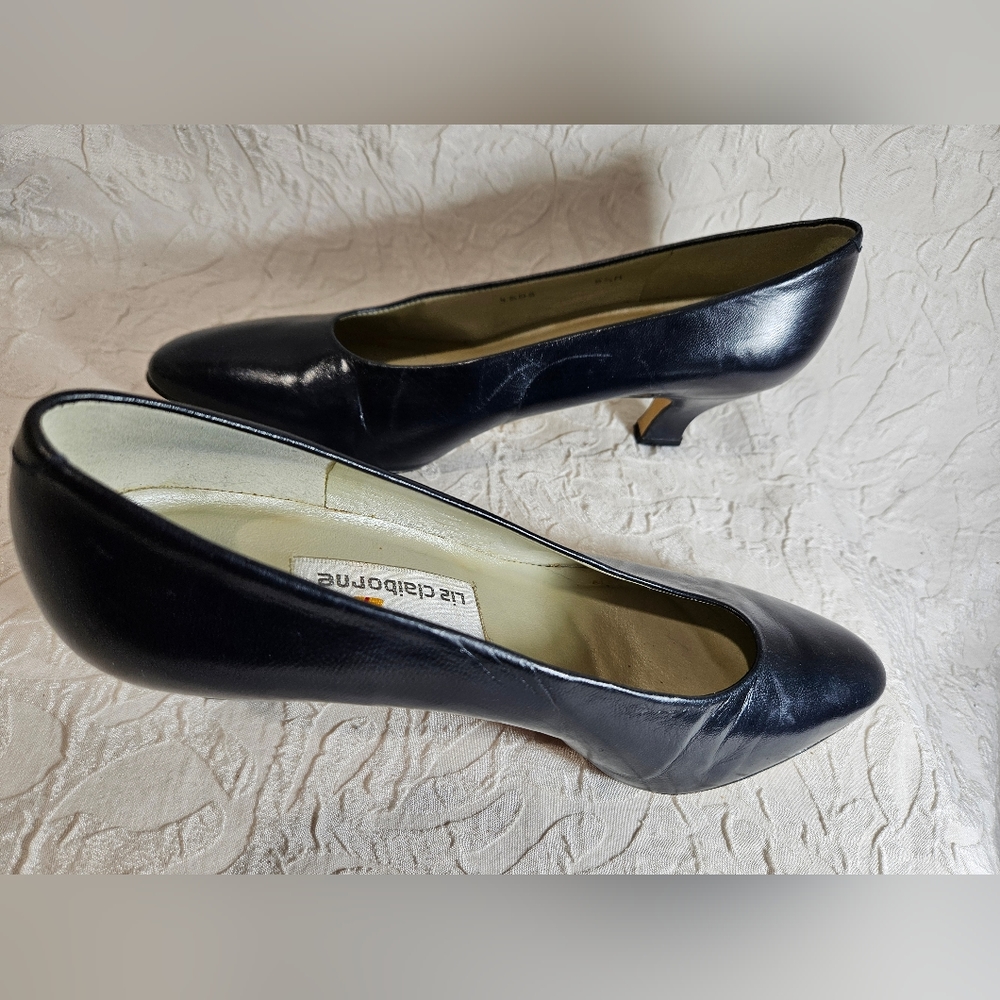 Navy Blue Liz Claiborne Vintage Pumps - Picture 8 of 8